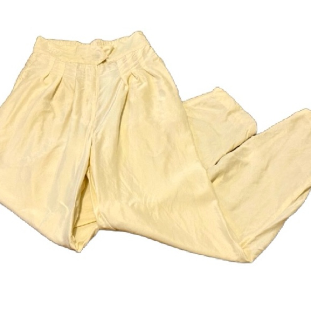 High-Rise Pleated Tapered Trousers - Cream - Picture 3 of 10